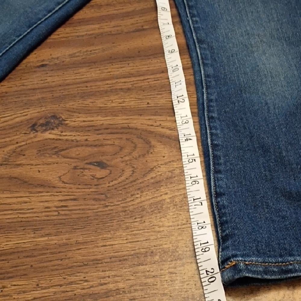 🩷Levi's Classic Blue Wide Leg Jeans Girls Size 8 - Picture 8 of 10